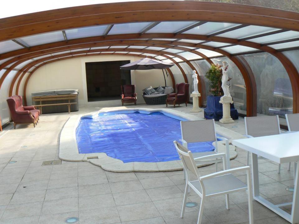 Le Manoir Des Chapelles Bed & Breakfast Venoy Bagian luar foto