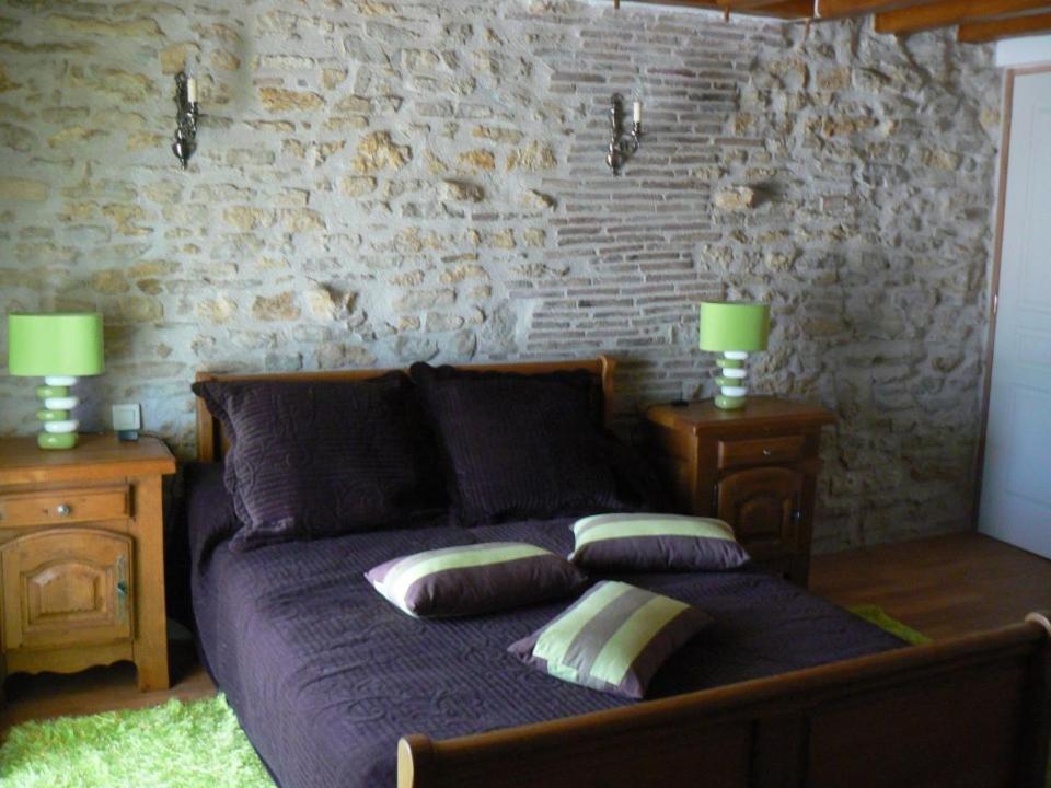 Le Manoir Des Chapelles Bed & Breakfast Venoy Ruang foto