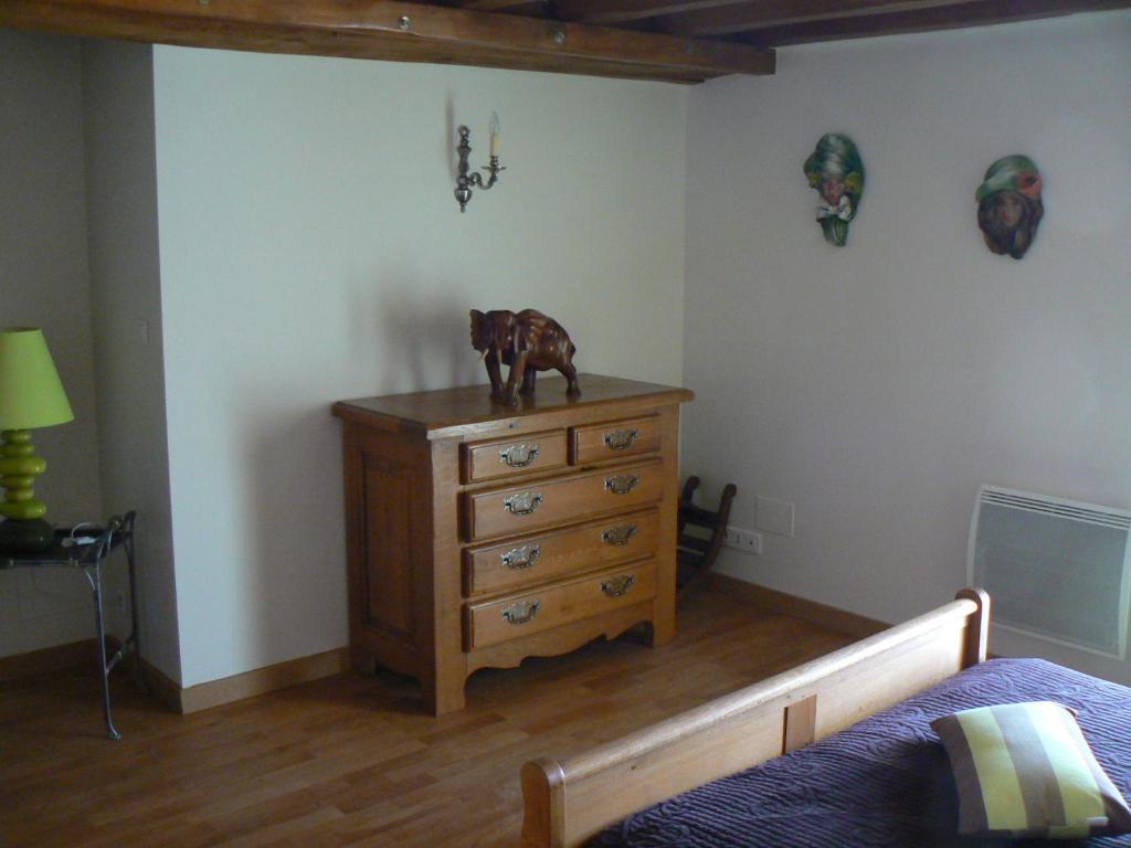 Le Manoir Des Chapelles Bed & Breakfast Venoy Ruang foto
